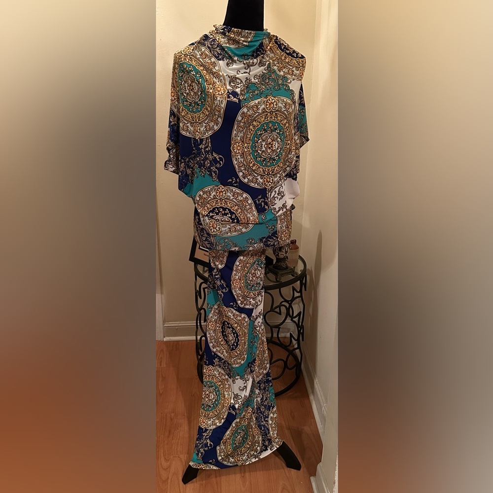 Cameo USA Blue, Green, Gold Baroque Print Fitted Stretch Long Dress